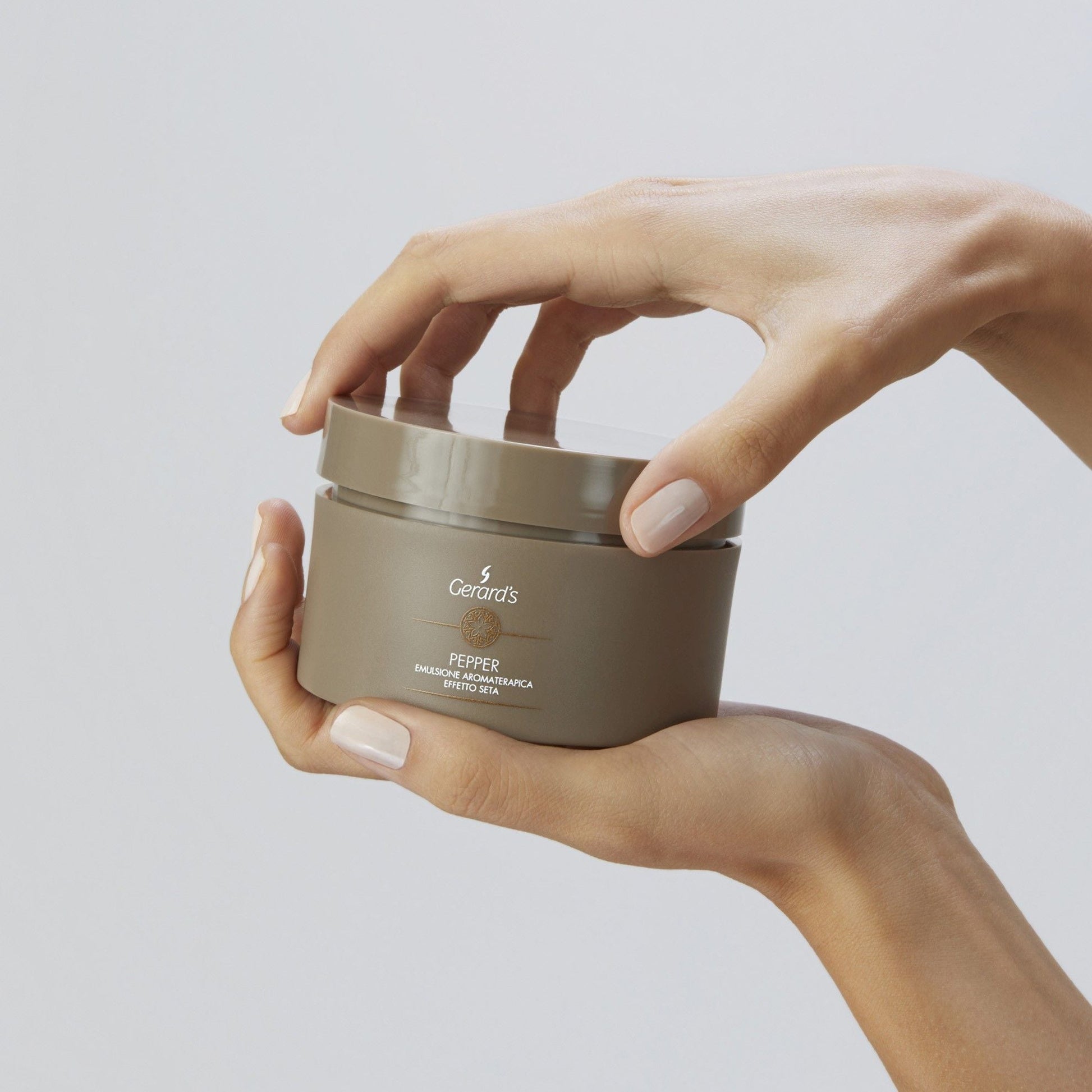 PEPPER EMULSIONE CORPO AROMATERAPICA EFFETTO SETA - Gerard's Cosmetic Culture