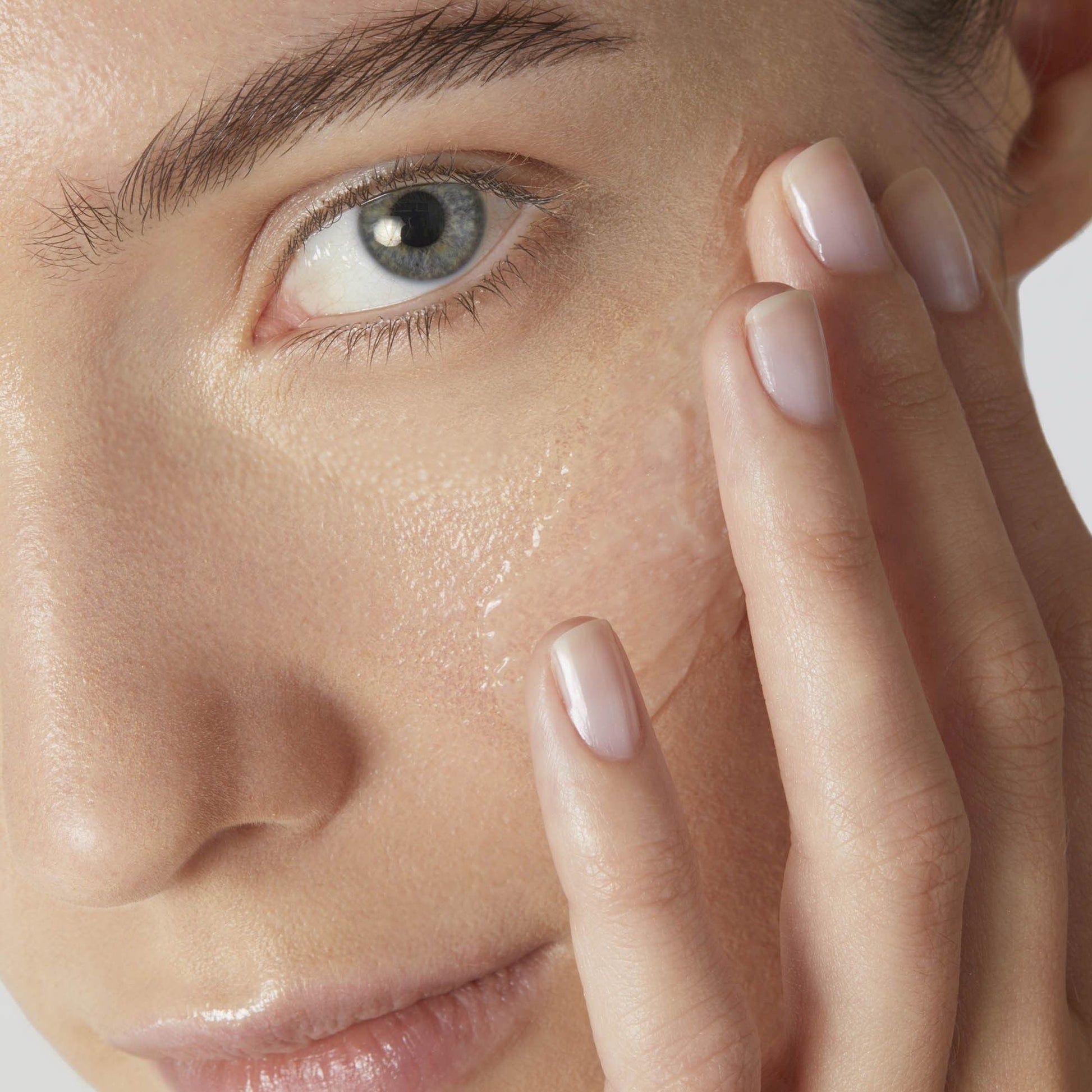 SCRUB AWAY SCRUB GEL VISO AI MICROGRANULI AD AZIONE LEVIGANTE - Gerard's Cosmetic Culture