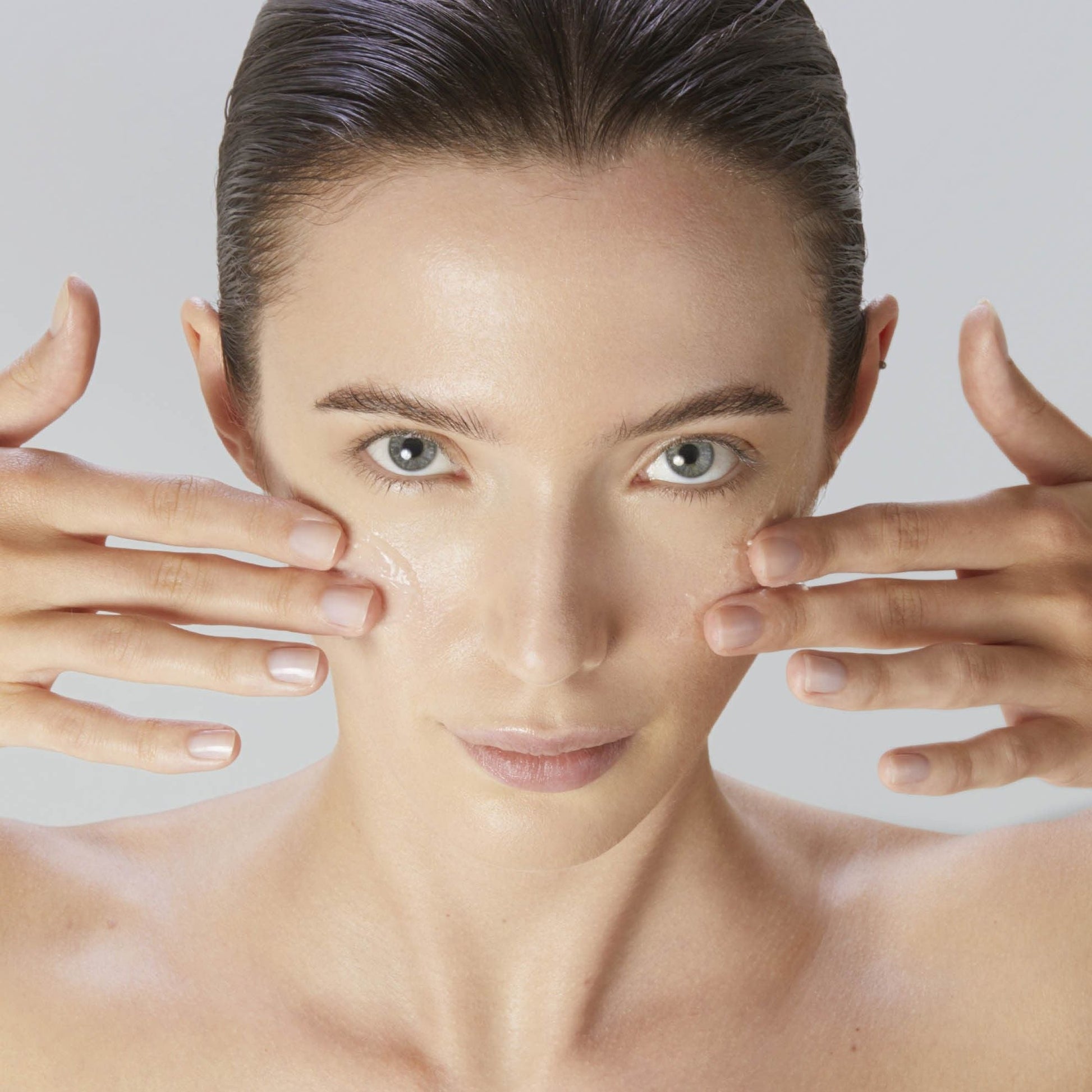 SCRUB AWAY SCRUB GEL VISO AI MICROGRANULI AD AZIONE LEVIGANTE - Gerard's Cosmetic Culture