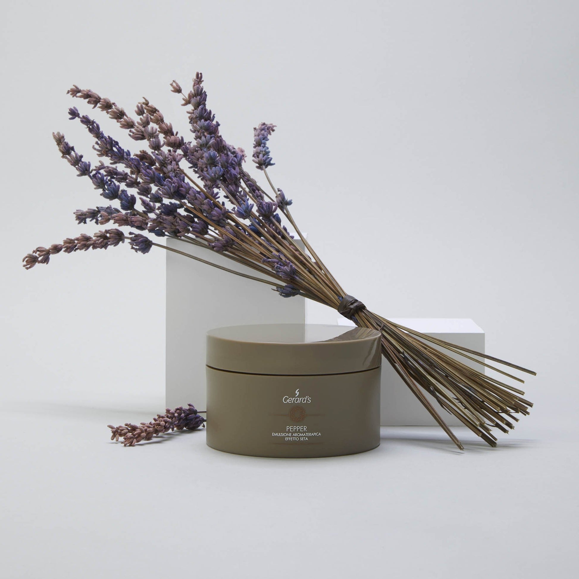 PEPPER EMULSIONE CORPO AROMATERAPICA EFFETTO SETA - Gerard's Cosmetic Culture