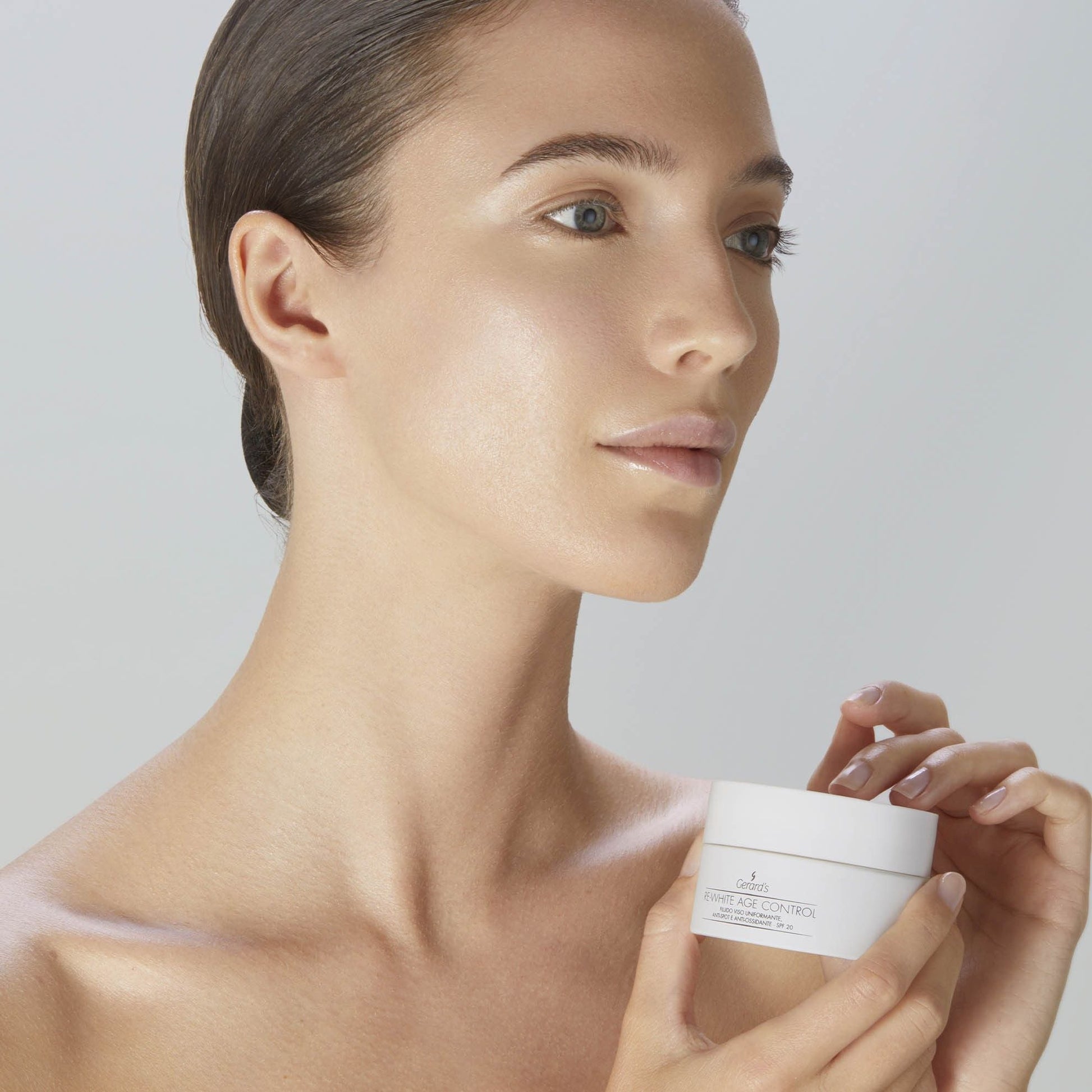 RE-WHITE AGE CONTROL CREMA VISO UNIFORMANTE, ANTI-SPOT E ANTI-AGE 360° - SPF 50 - Gerard's Cosmetic Culture